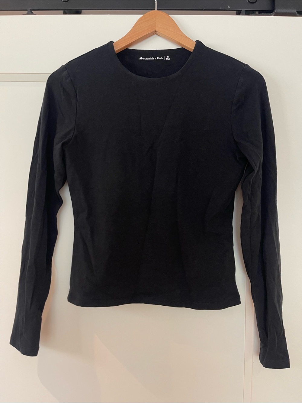 Abercrombie & Fitch Black Long-Sleeve Crew Tee